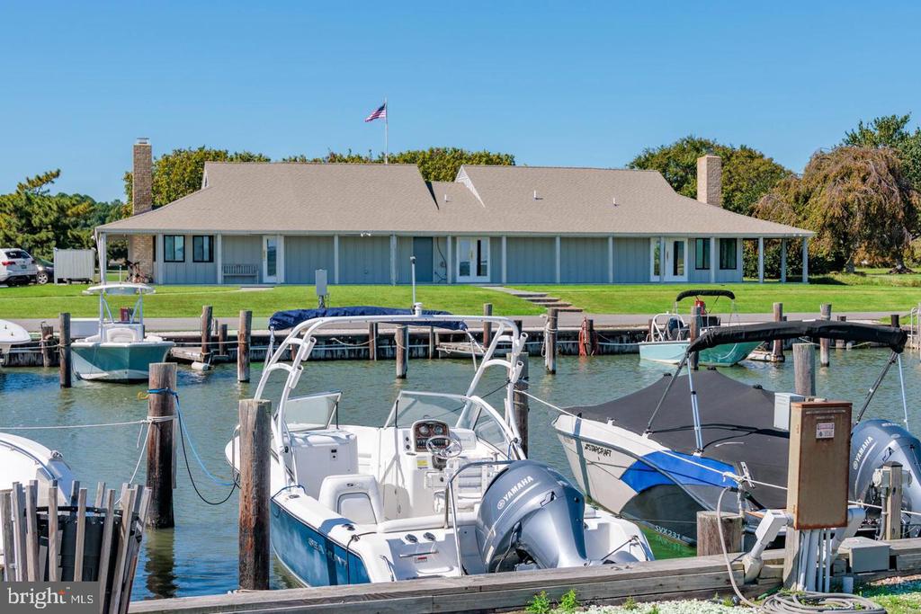 102 GOLF COURT