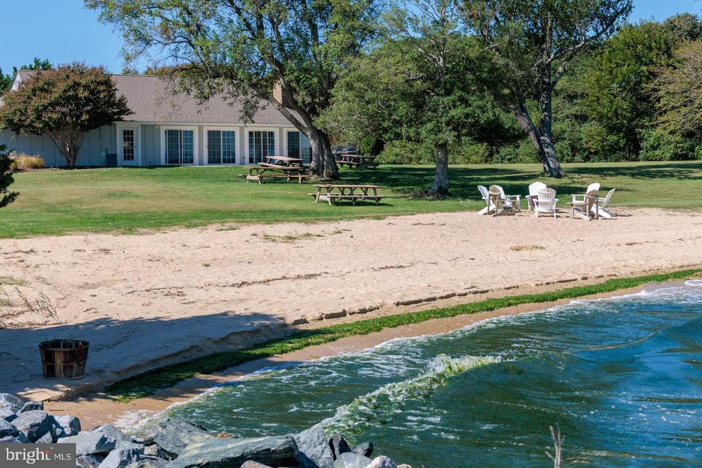 102 GOLF COURT