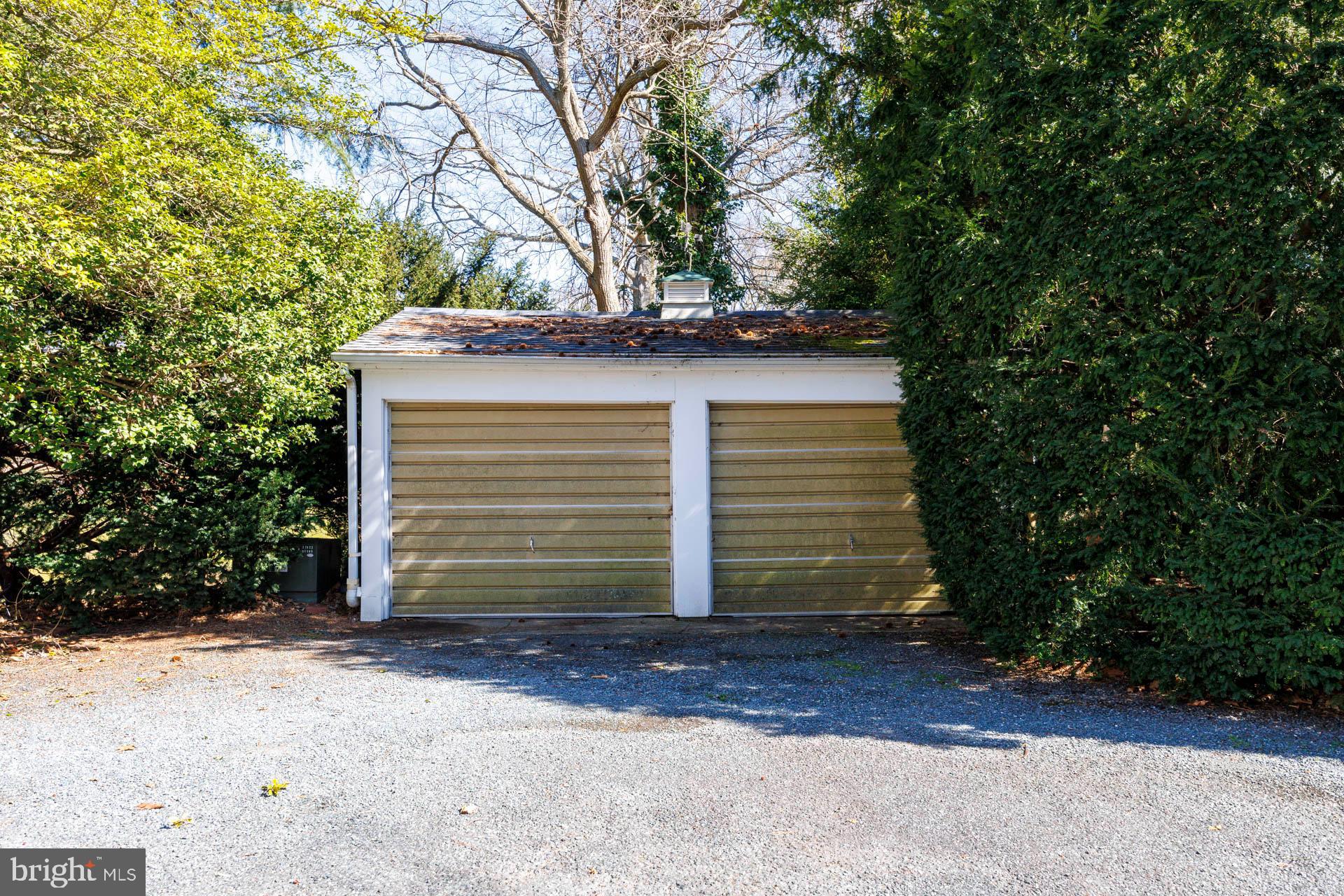 5894 OXFORD ROAD
