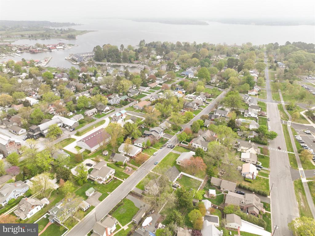 109 E. MAPLE AVENUE