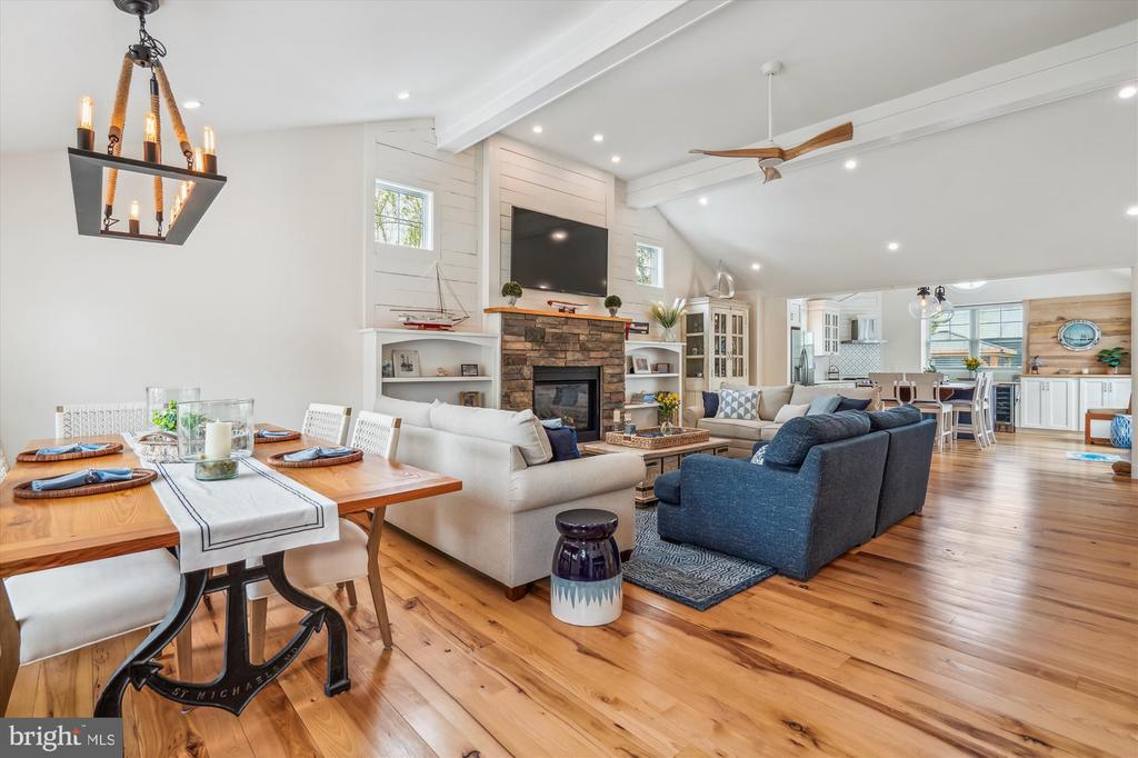 109 E. MAPLE AVENUE