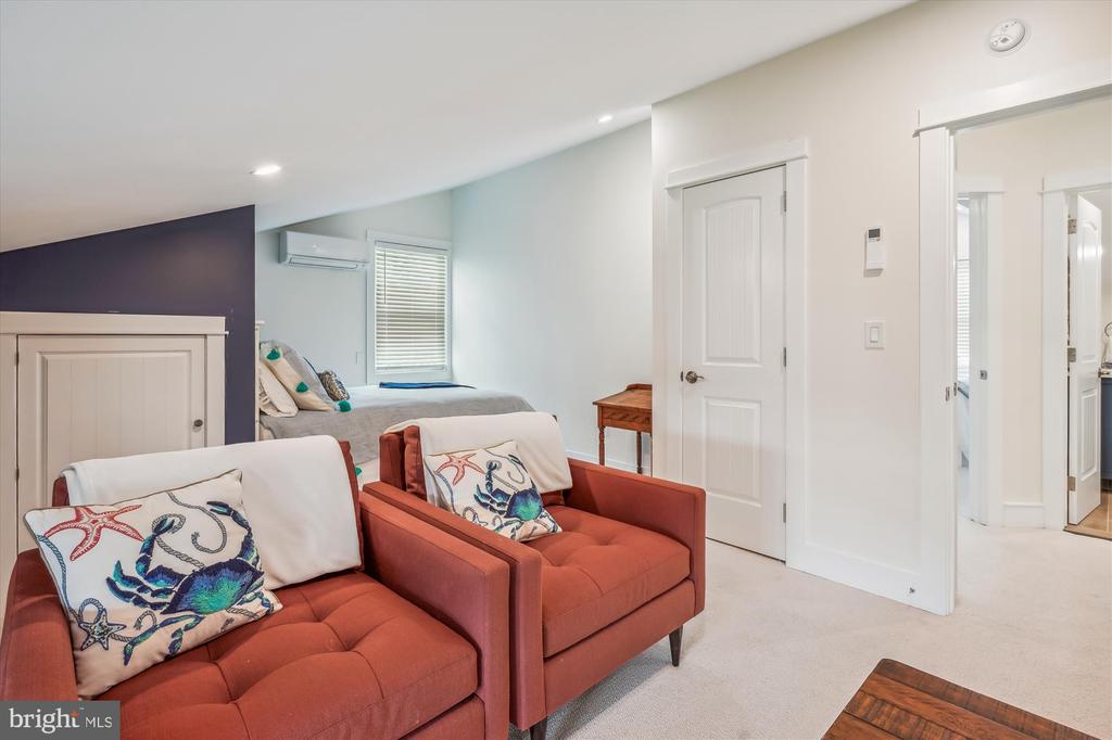109 E. MAPLE AVENUE