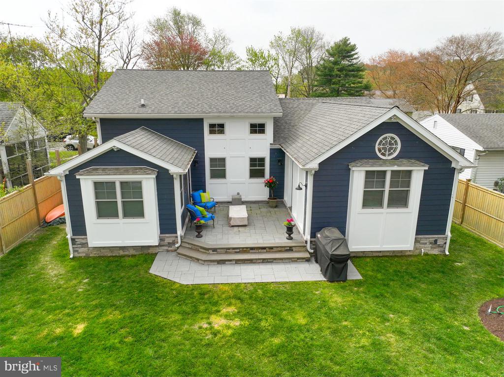 109 E. MAPLE AVENUE