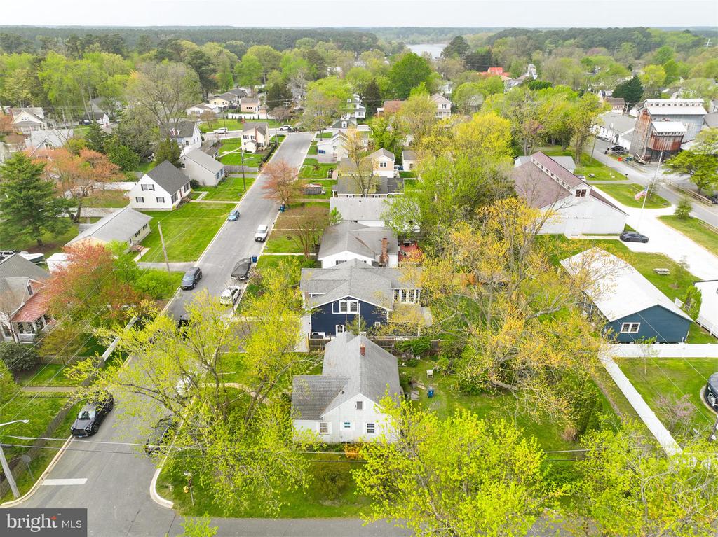 109 E. MAPLE AVENUE