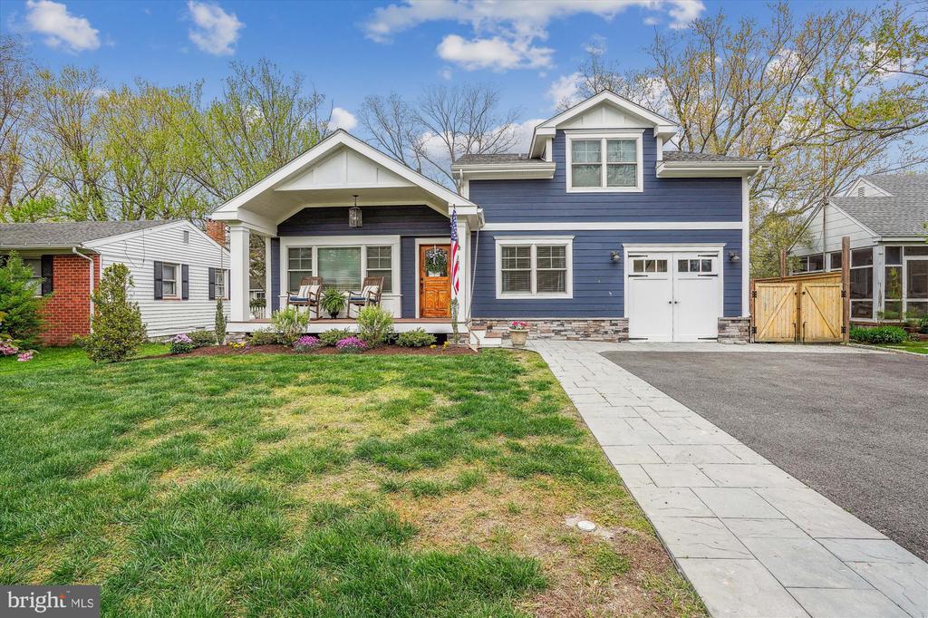 109 E. MAPLE AVENUE