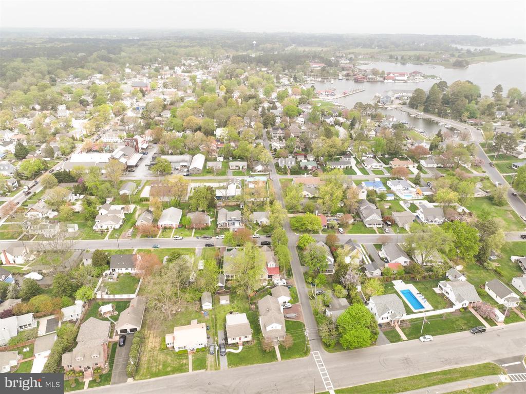 109 E. MAPLE AVENUE
