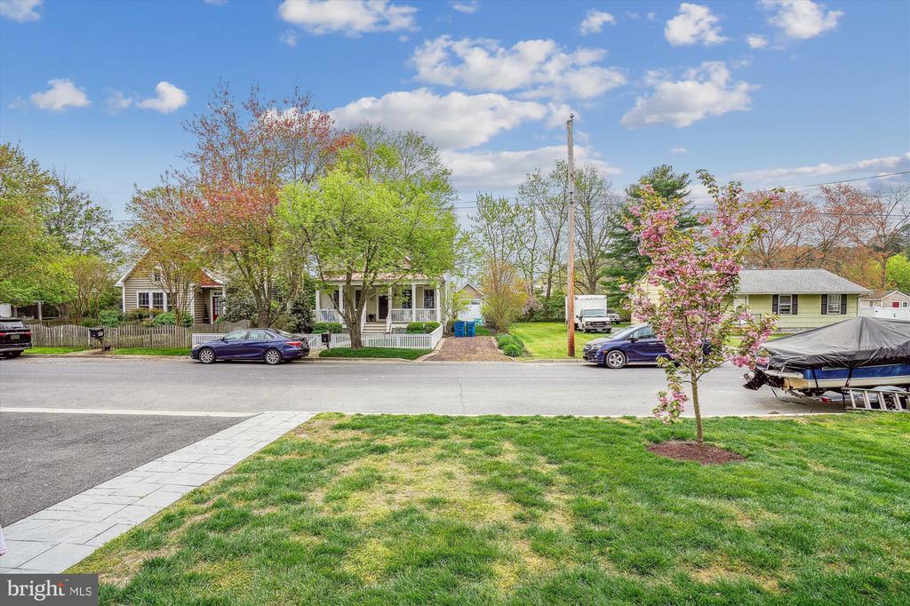 109 E. MAPLE AVENUE