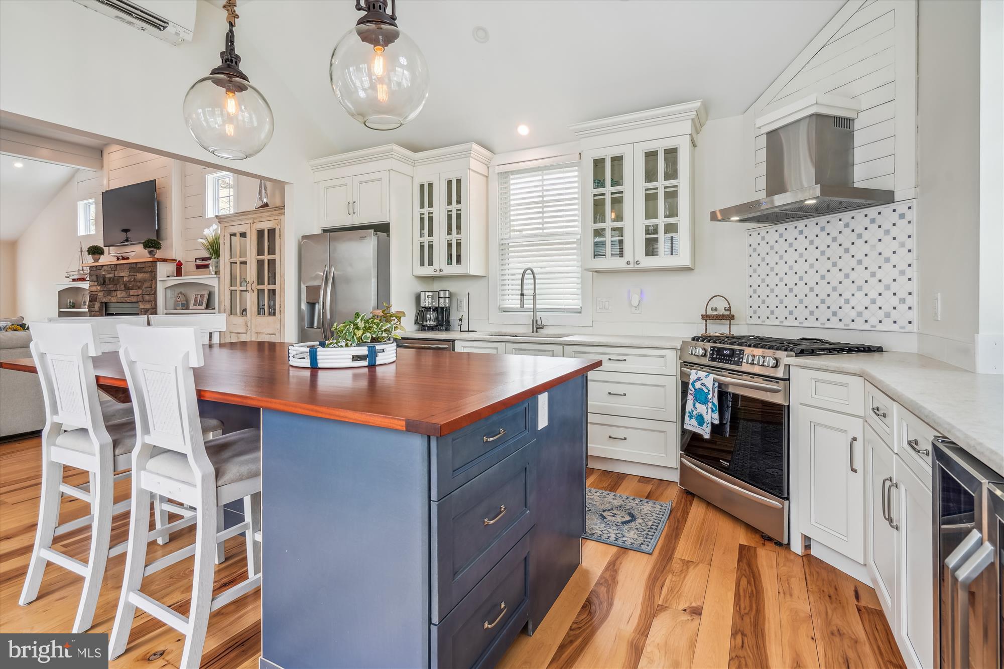 109 E. MAPLE AVENUE