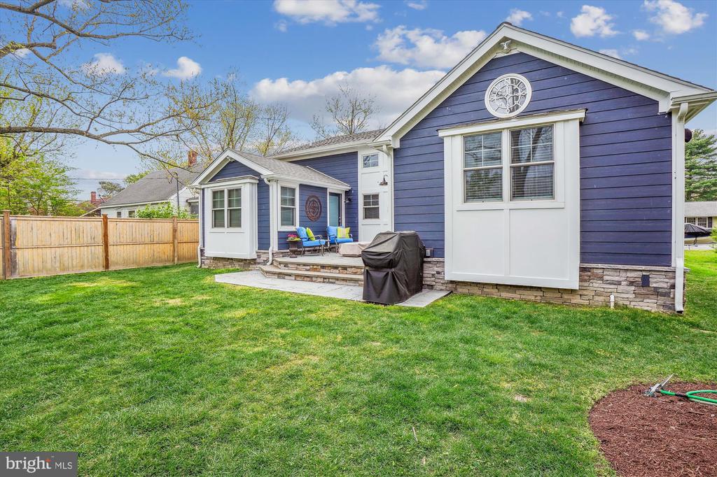 109 E. MAPLE AVENUE