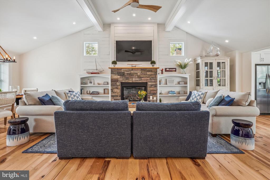 109 E. MAPLE AVENUE