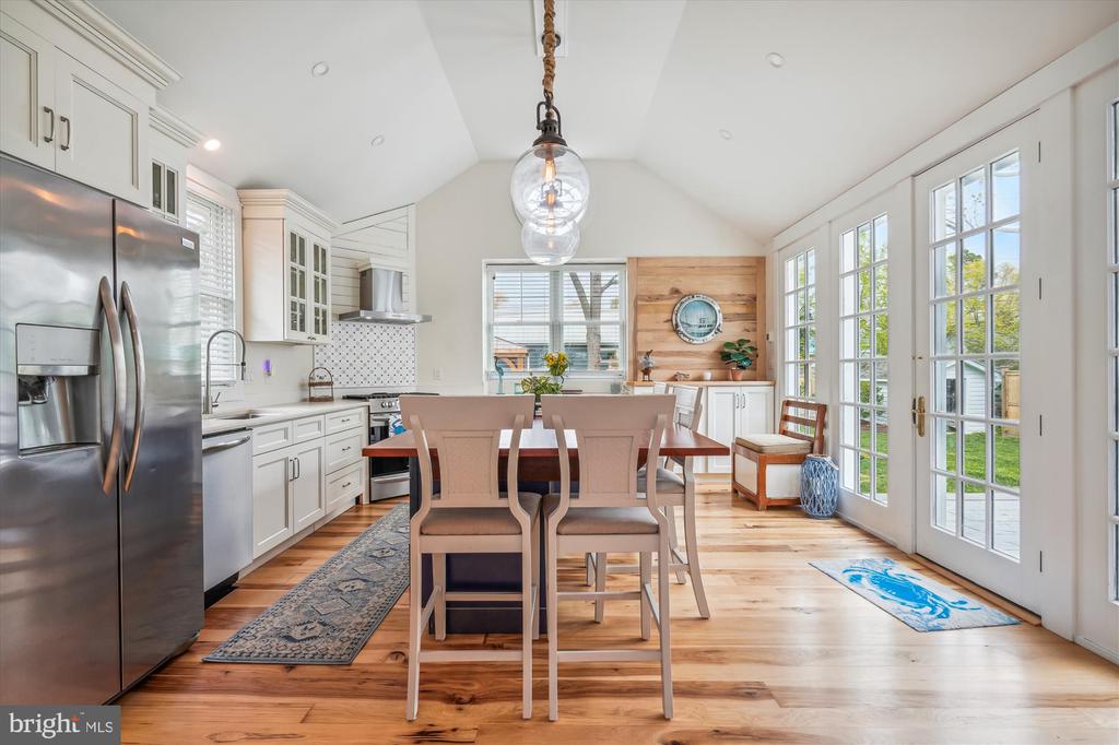 109 E. MAPLE AVENUE
