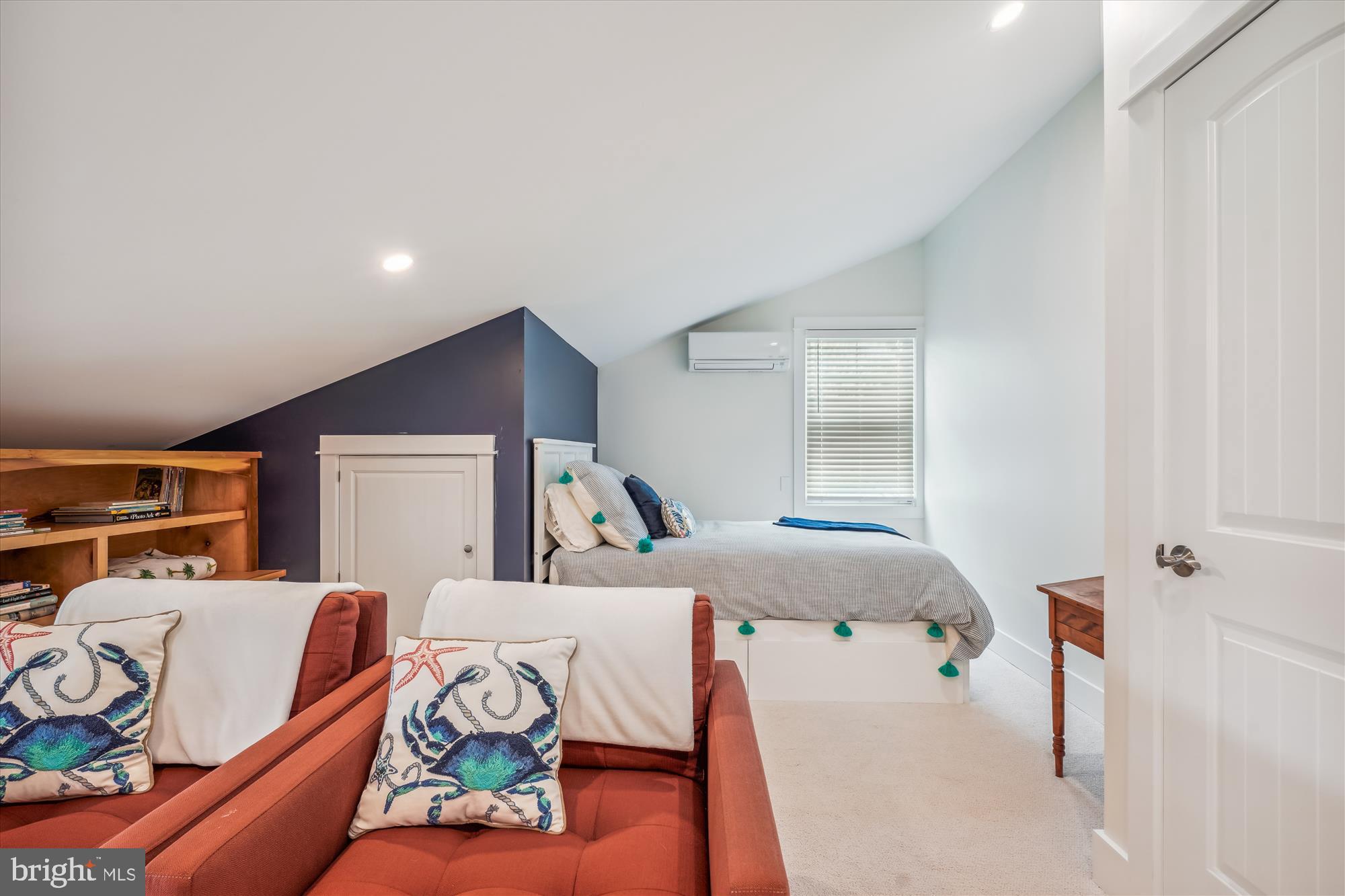 109 E. MAPLE AVENUE