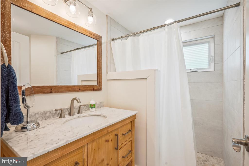 109 E. MAPLE AVENUE