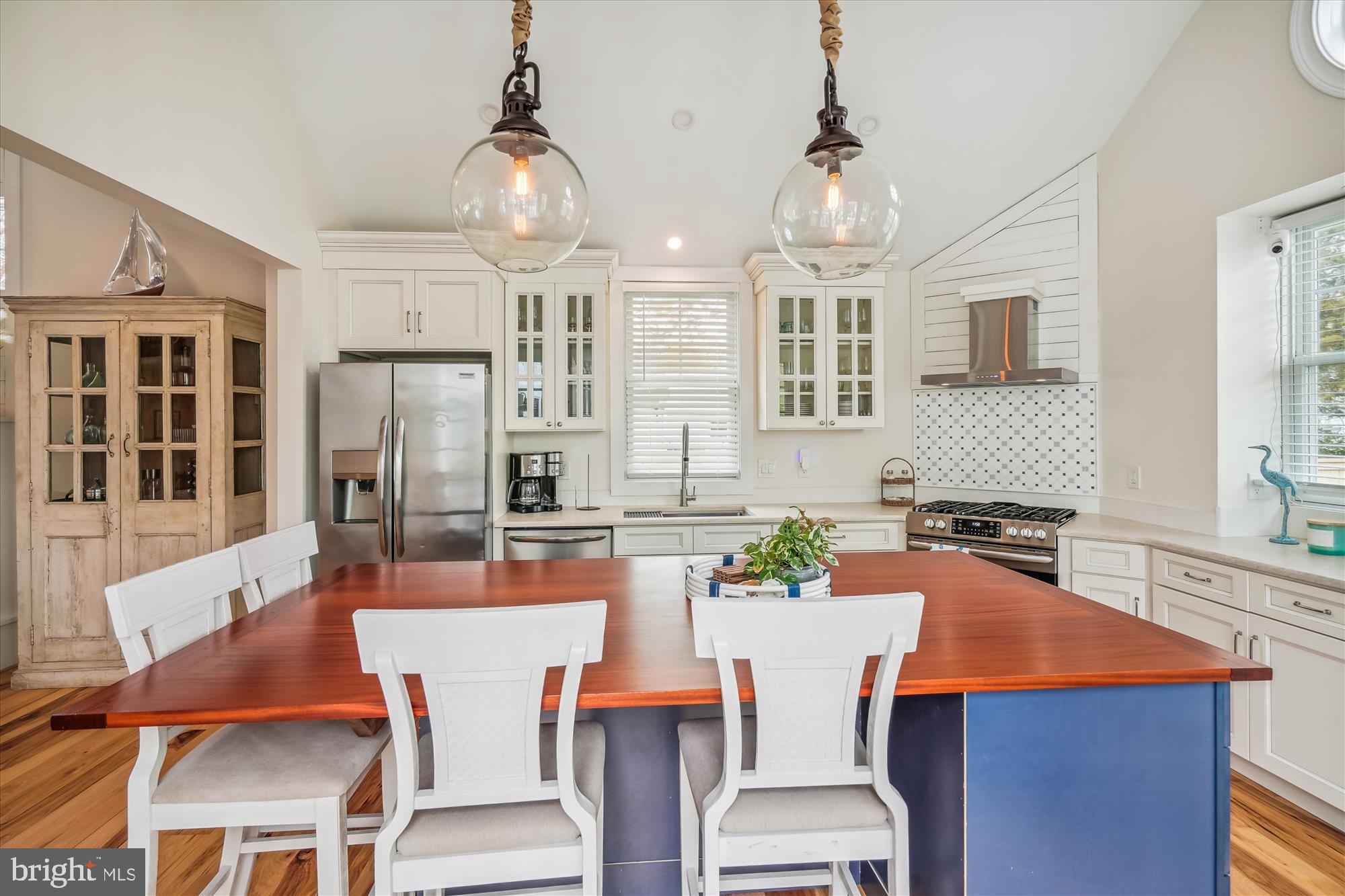109 E. MAPLE AVENUE
