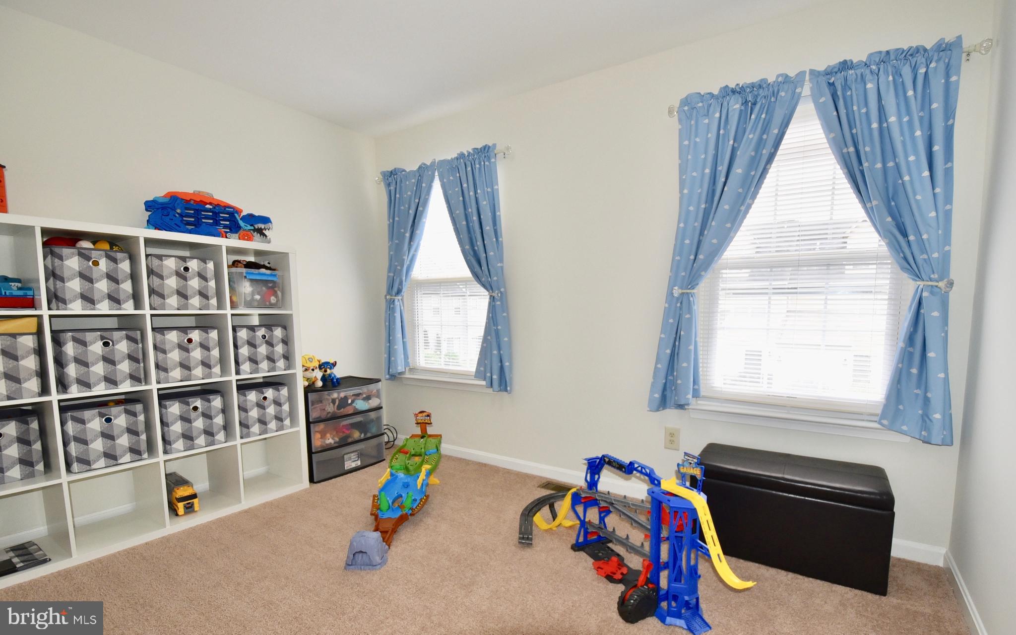 401 LEONTYNE PLACE
