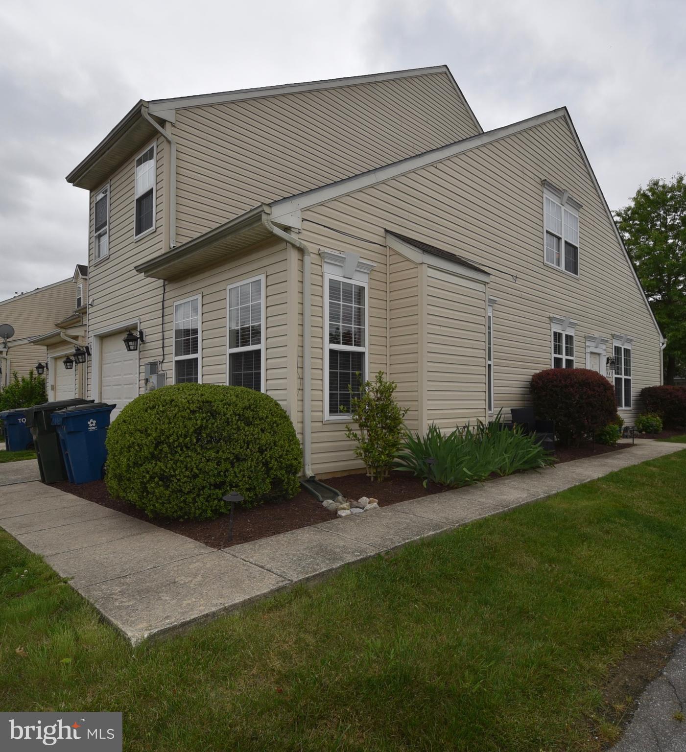 401 LEONTYNE PLACE