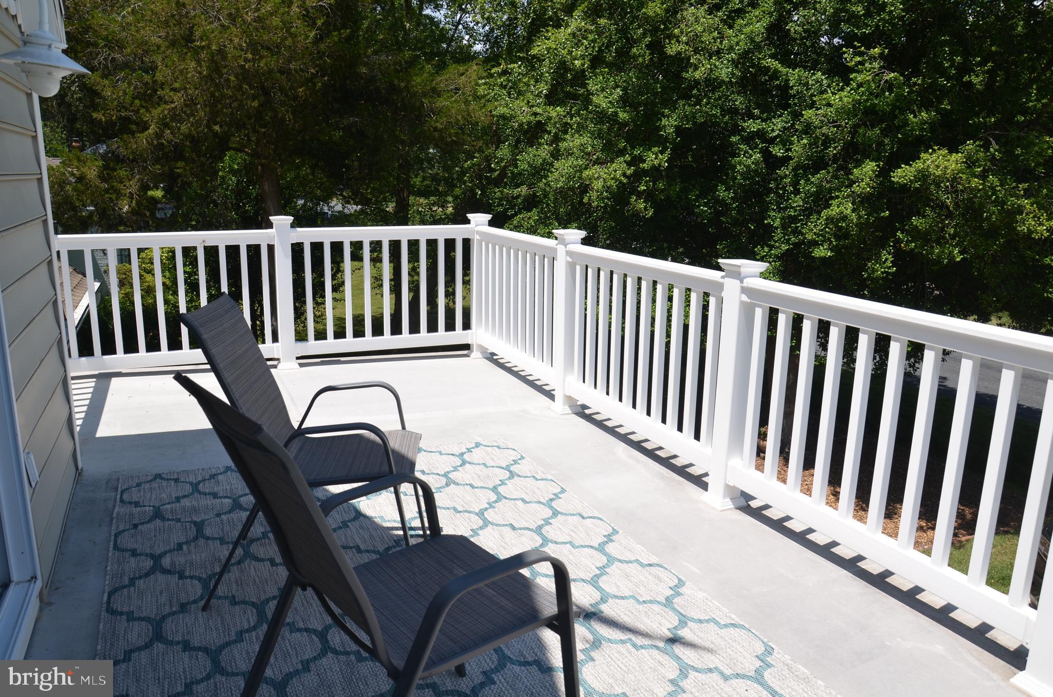 913 RIVERVIEW TERRACE