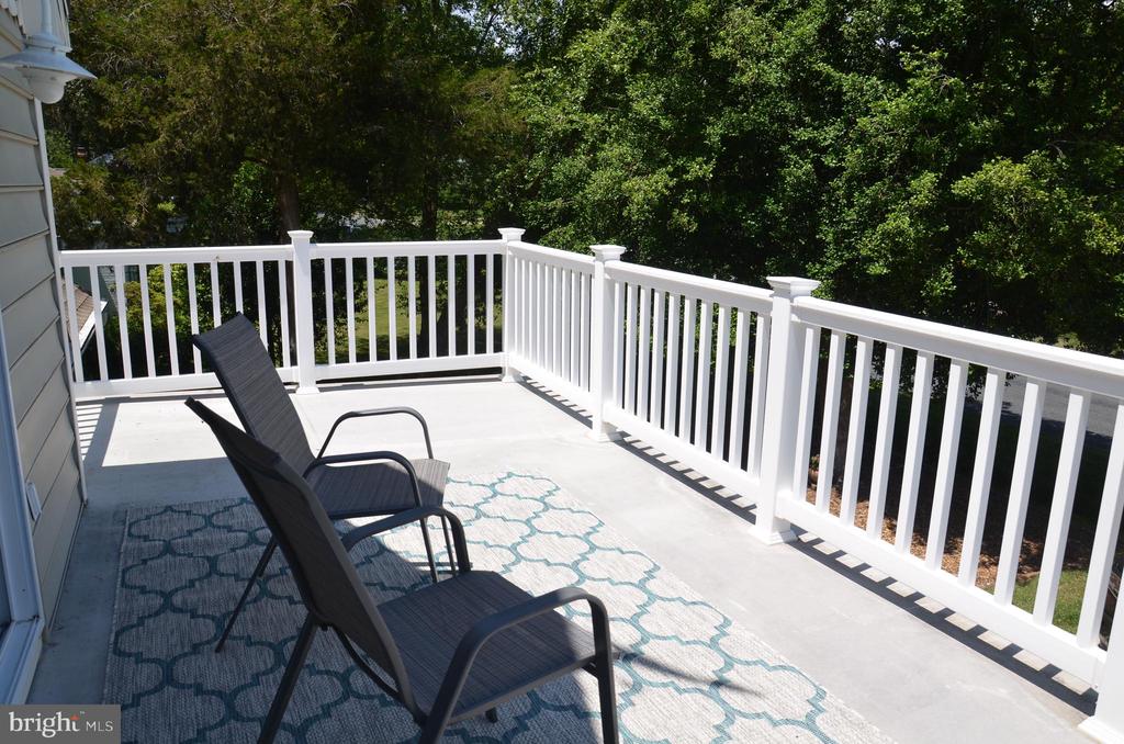 913 RIVERVIEW TERRACE