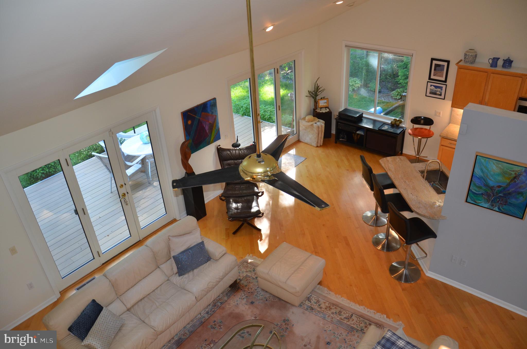 913 RIVERVIEW TERRACE