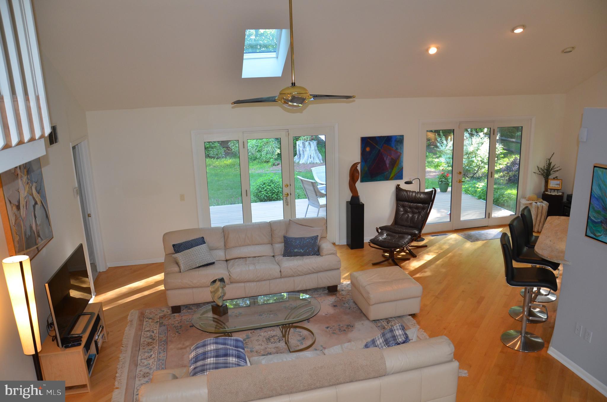 913 RIVERVIEW TERRACE