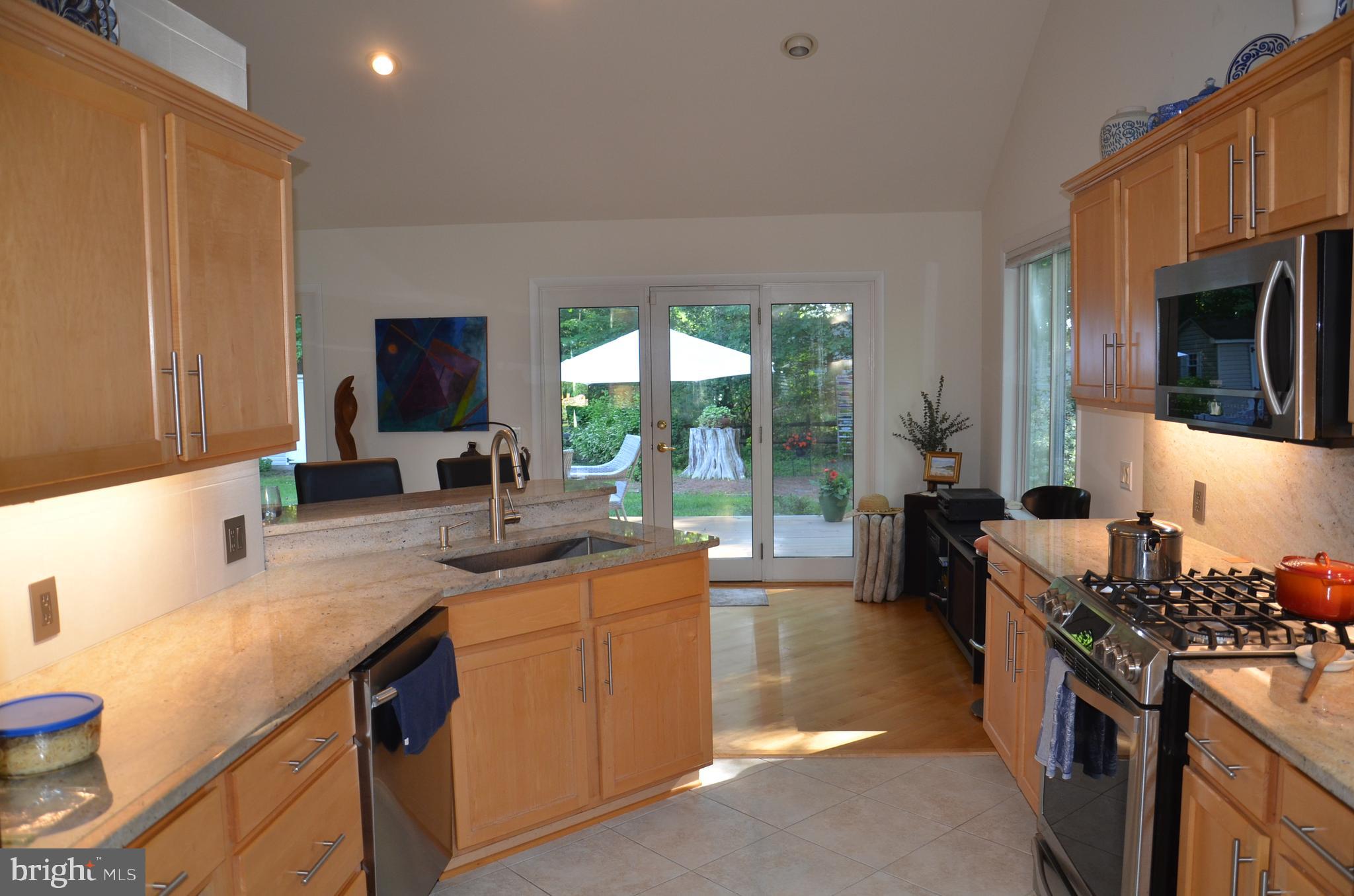 913 RIVERVIEW TERRACE