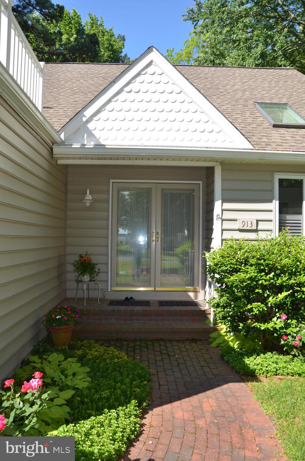 913 RIVERVIEW TERRACE