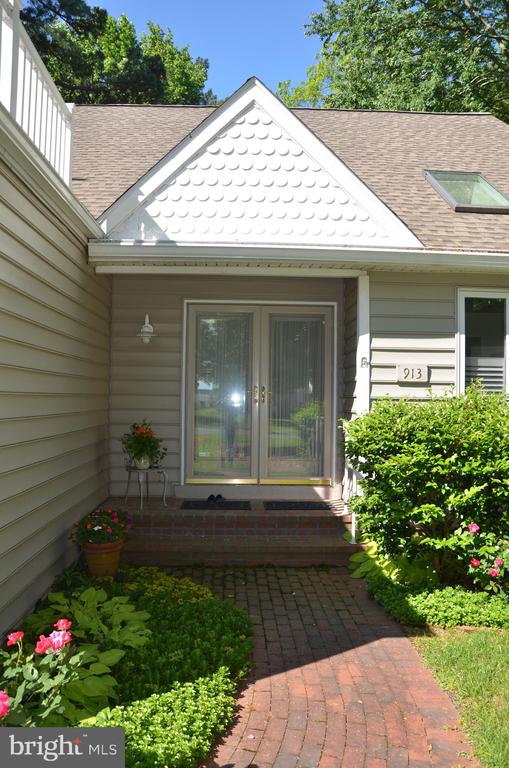 913 RIVERVIEW TERRACE