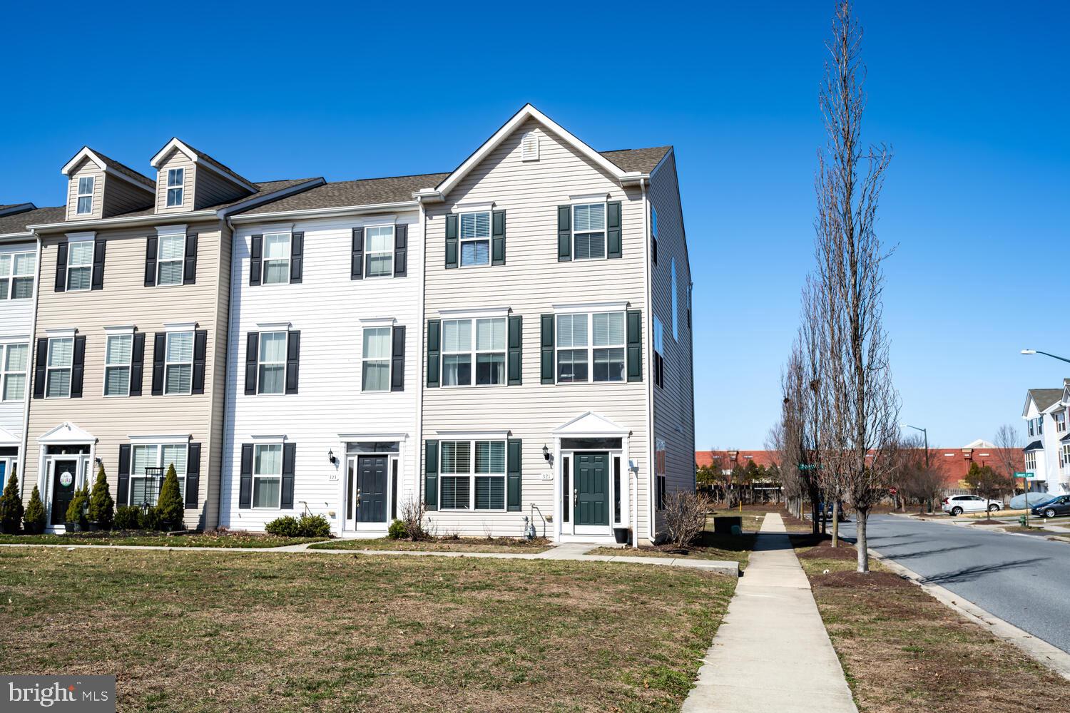 321 ASHBY COMMONS DRIVE