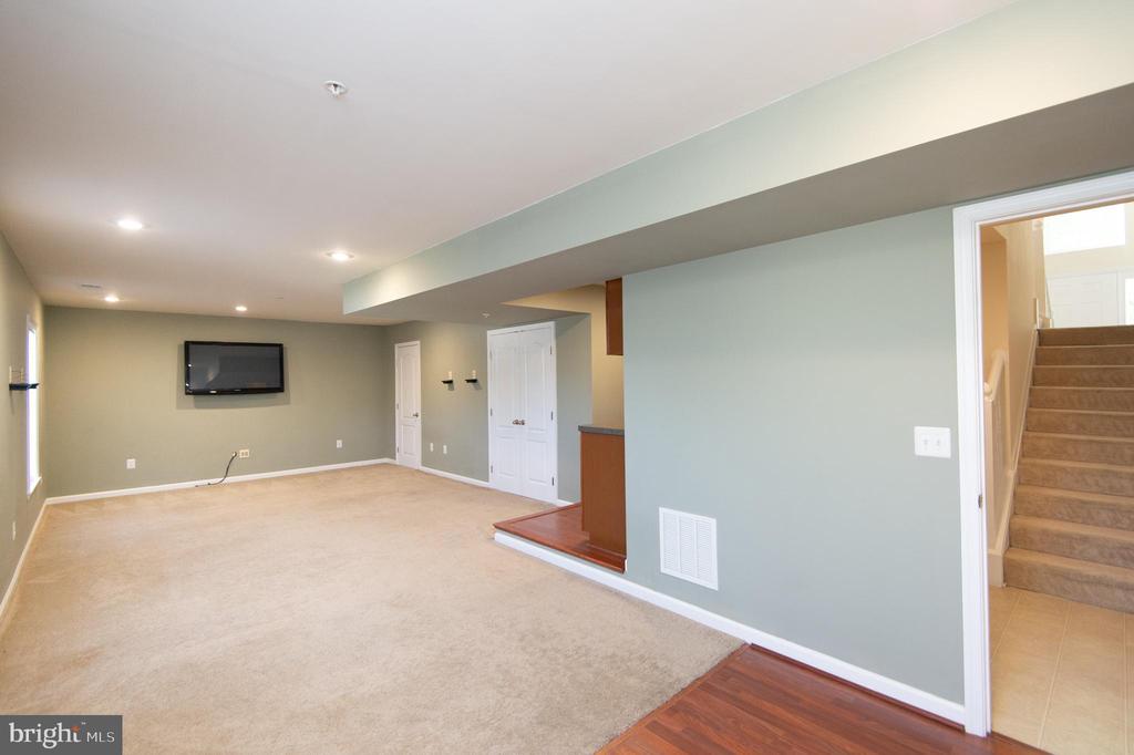 29195 SUPERIOR CIRCLE