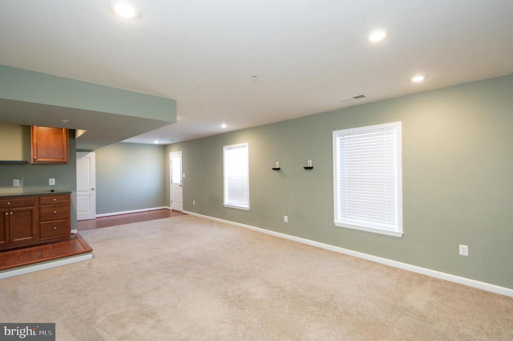 29195 SUPERIOR CIRCLE
