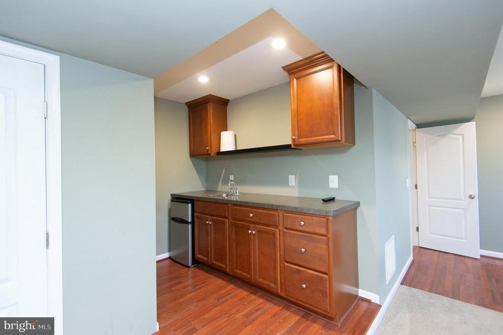 29195 SUPERIOR CIRCLE