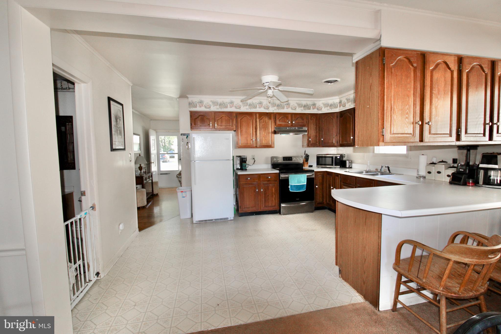 107 E MAPLE AVENUE