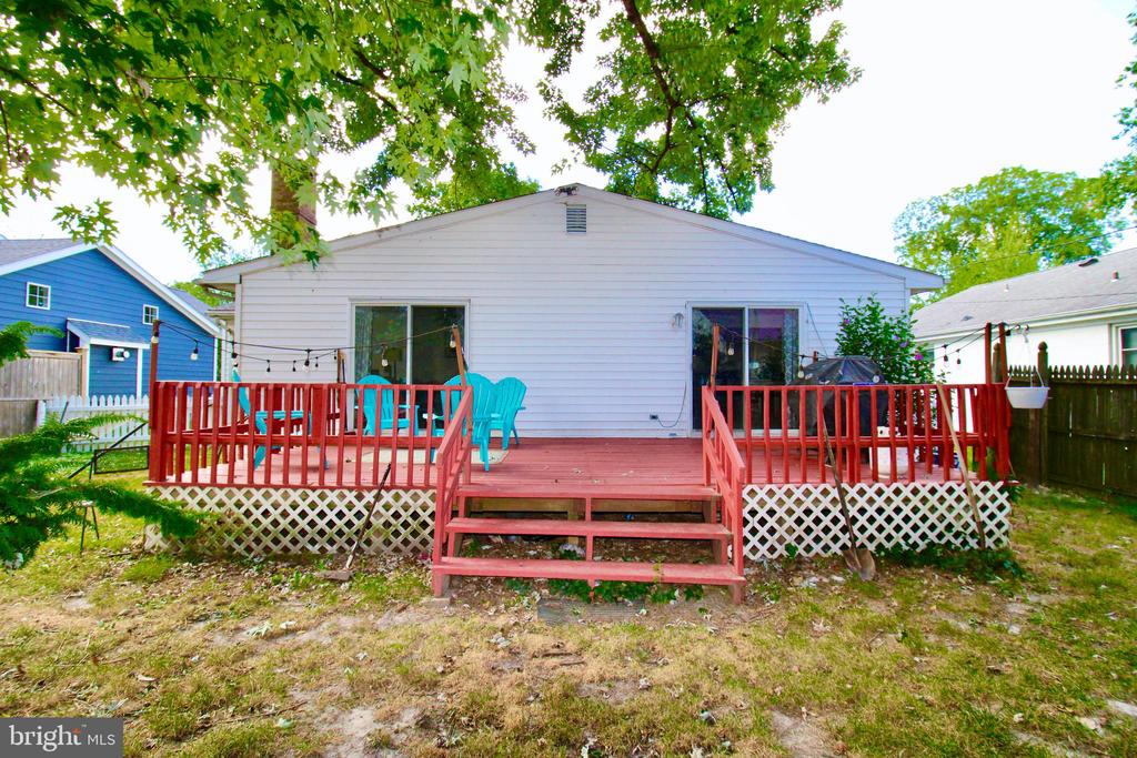 107 E MAPLE AVENUE