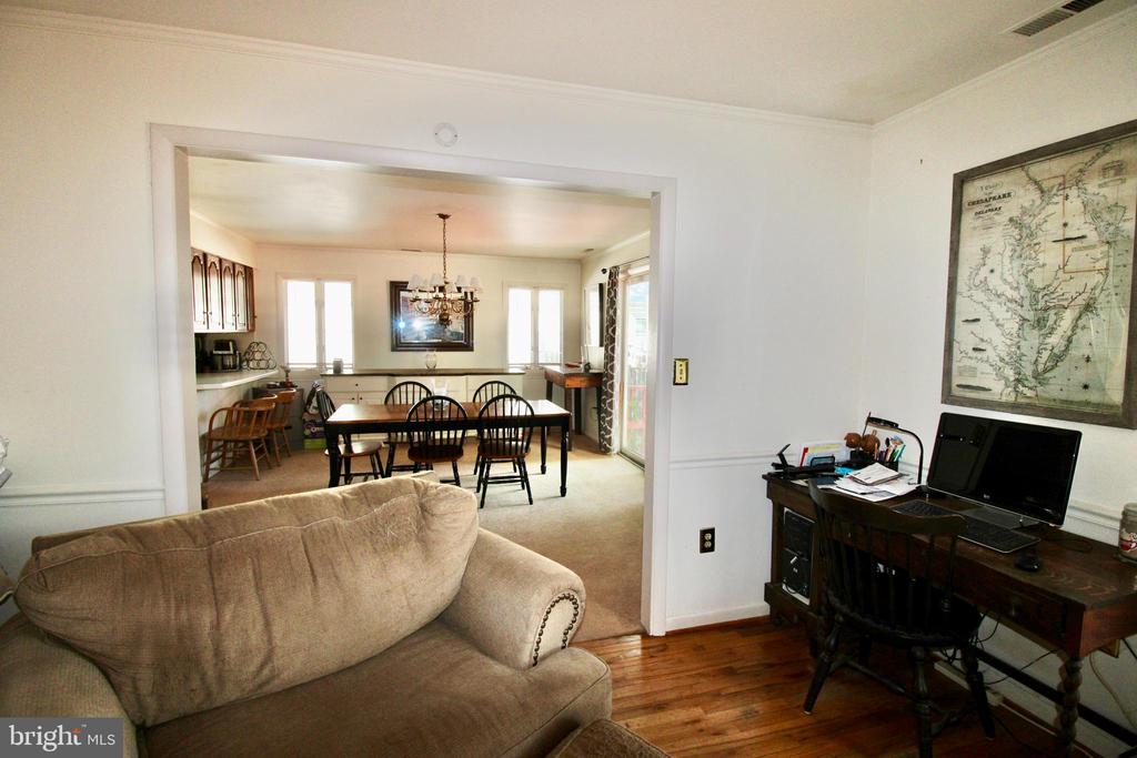 107 E MAPLE AVENUE