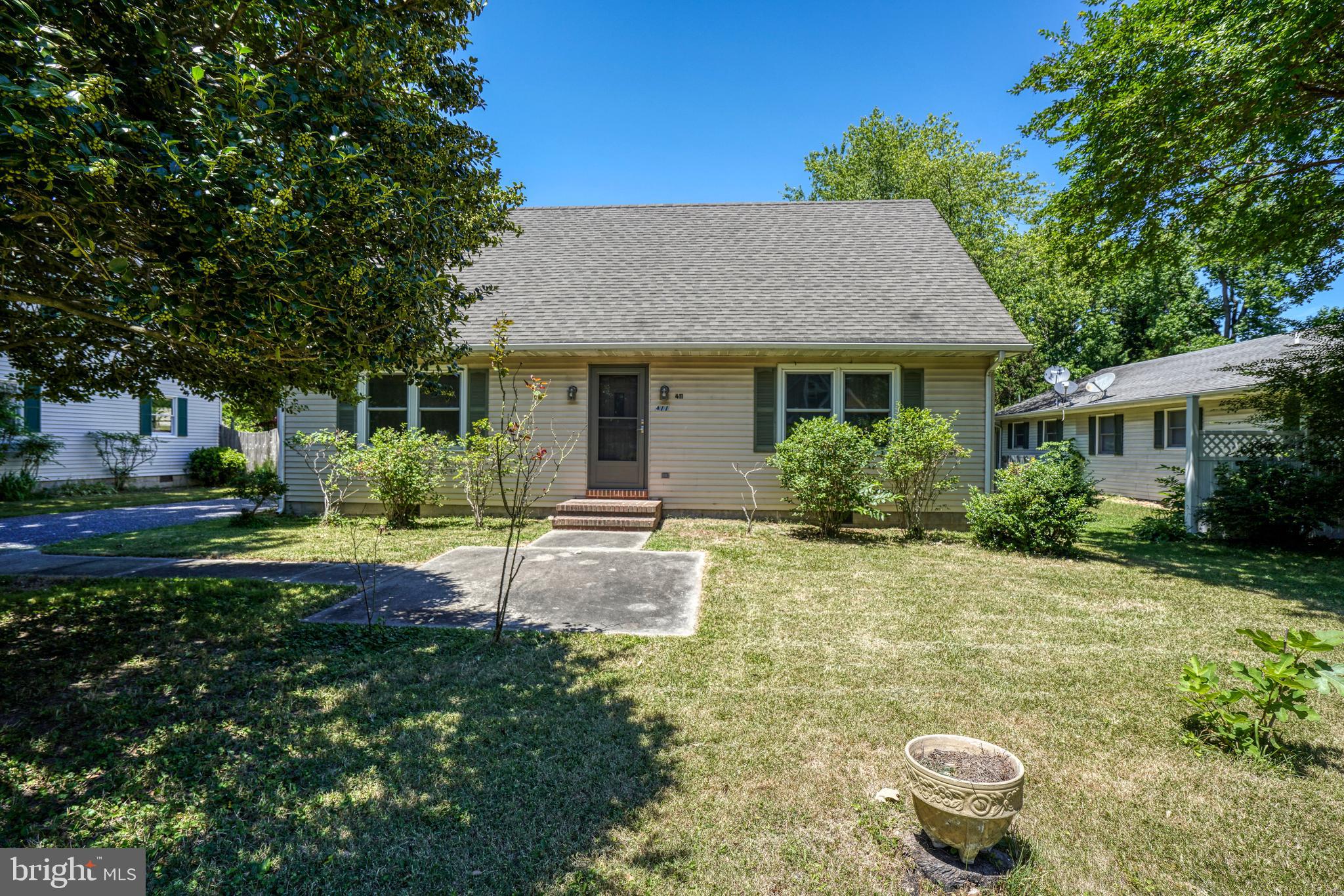 411 SEYMOUR AVENUE