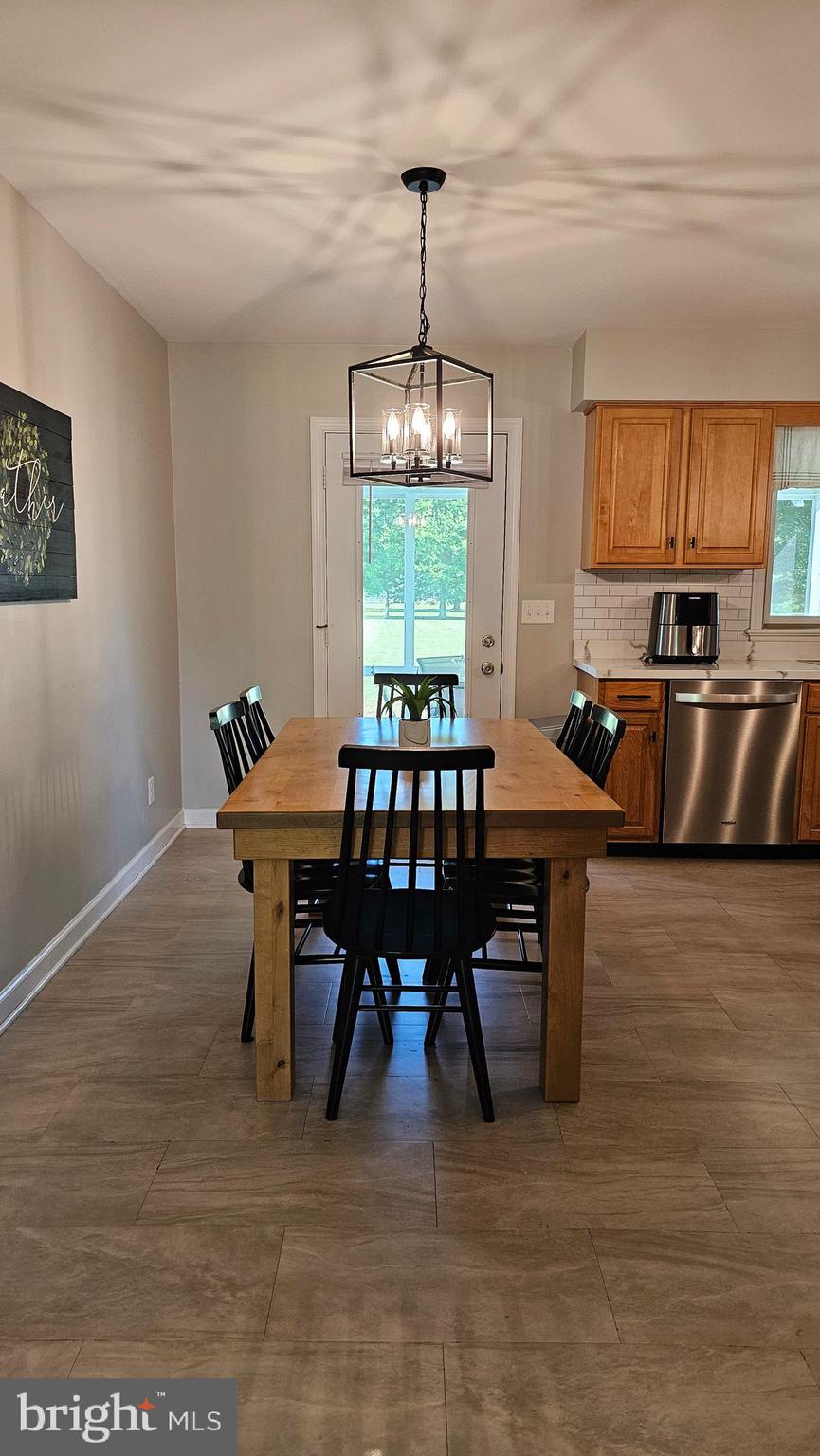 9175 FOX MEADOW LANE