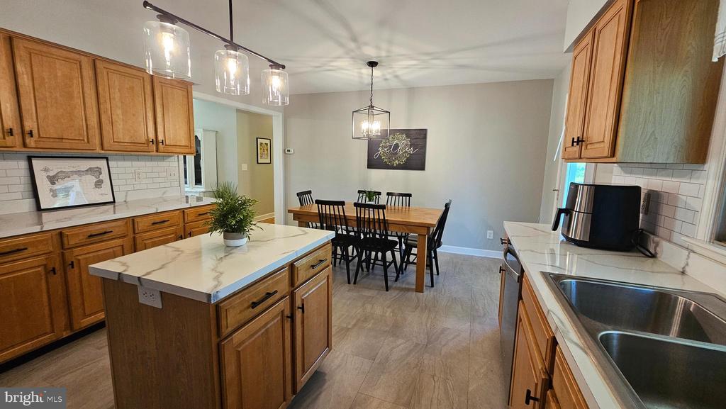 9175 FOX MEADOW LANE