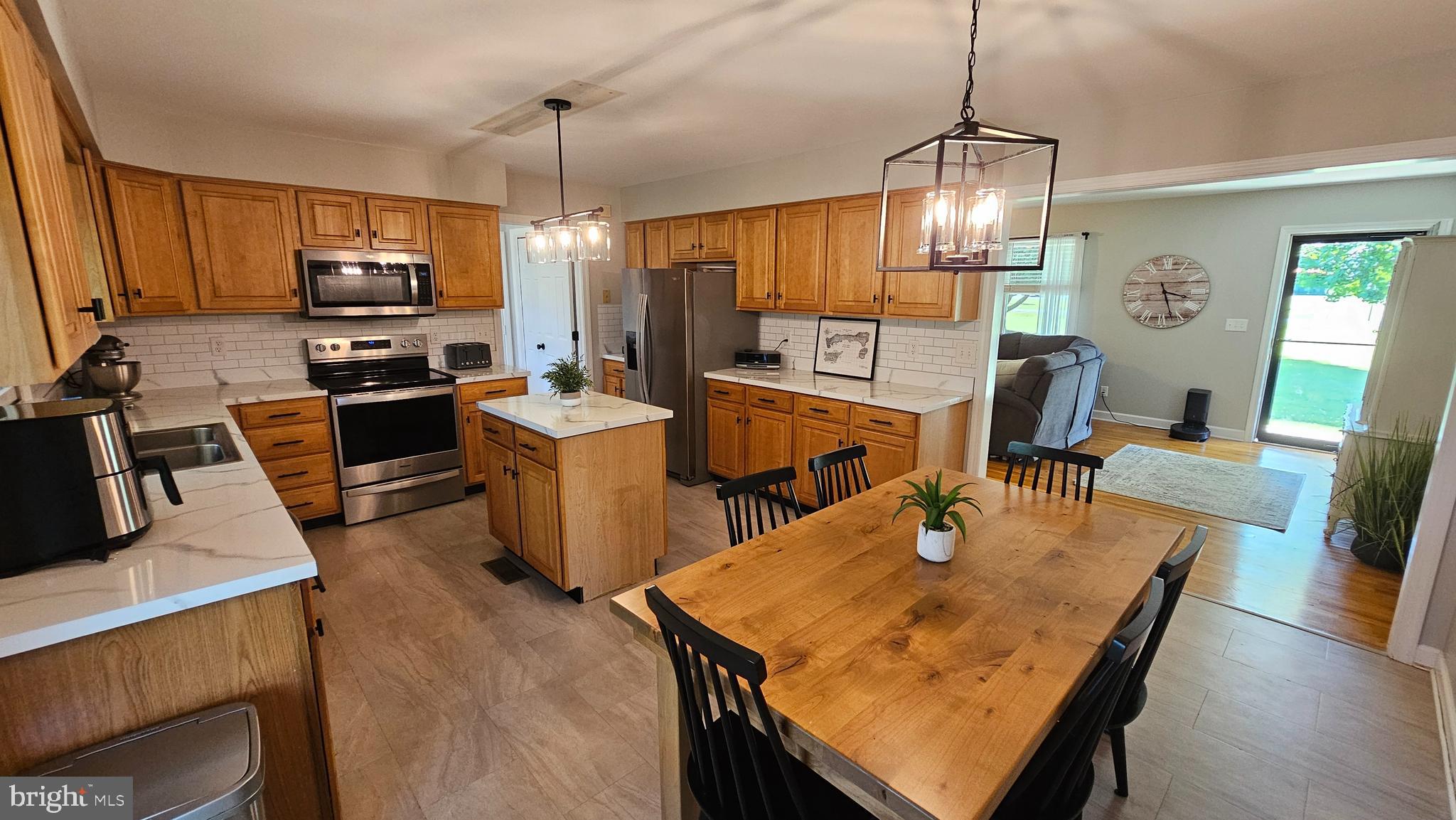 9175 FOX MEADOW LANE