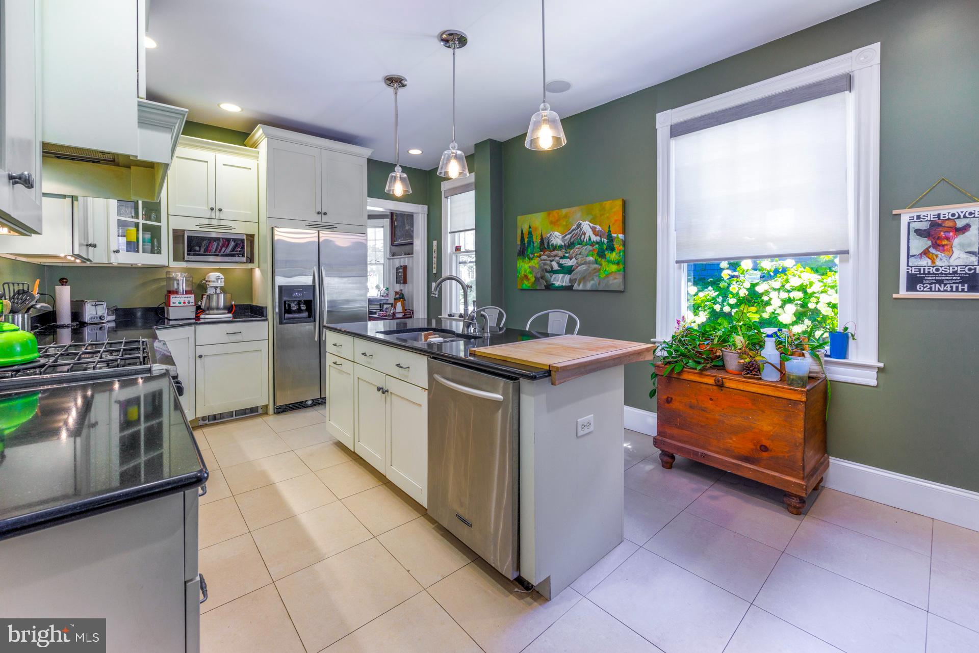 10 BROOKLETTS AVENUE