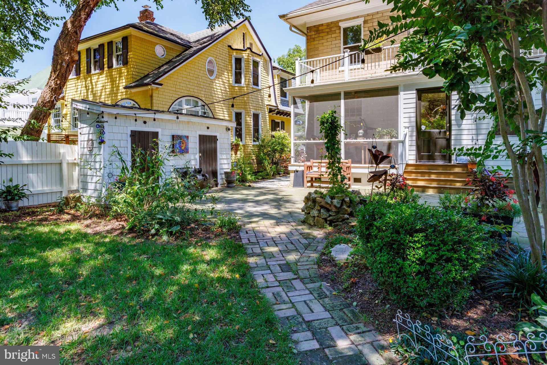 10 BROOKLETTS AVENUE