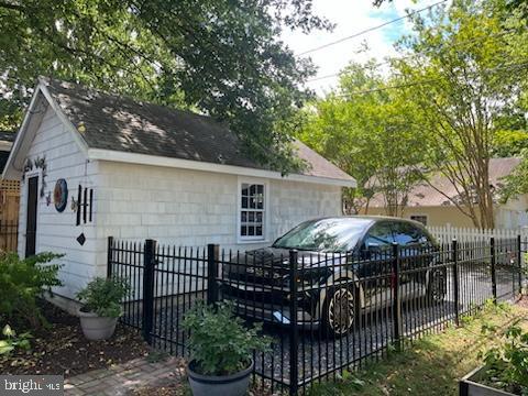 10 BROOKLETTS AVENUE