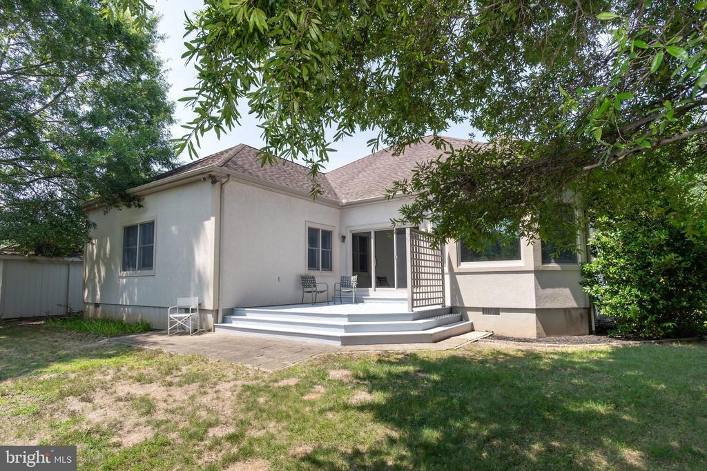 306 MAPLE AVENUE