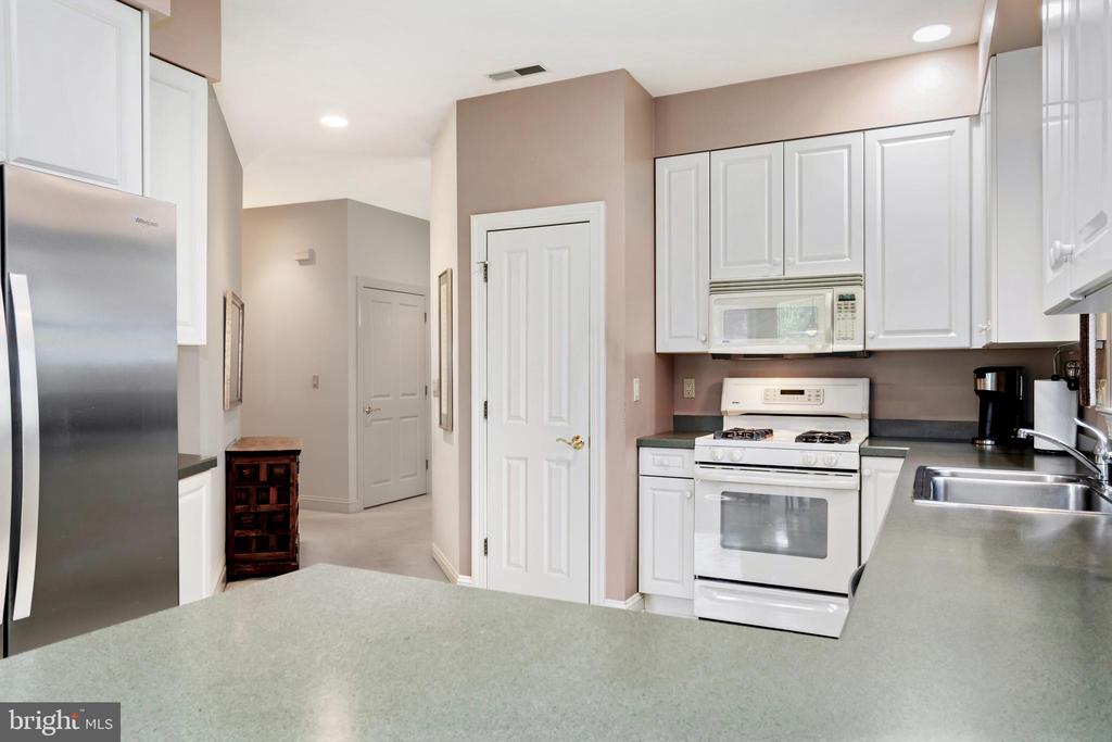 306 MAPLE AVENUE
