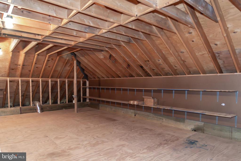 306 MAPLE AVENUE