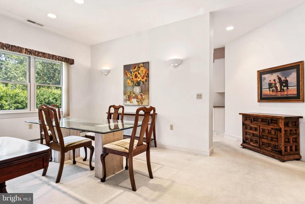 306 MAPLE AVENUE