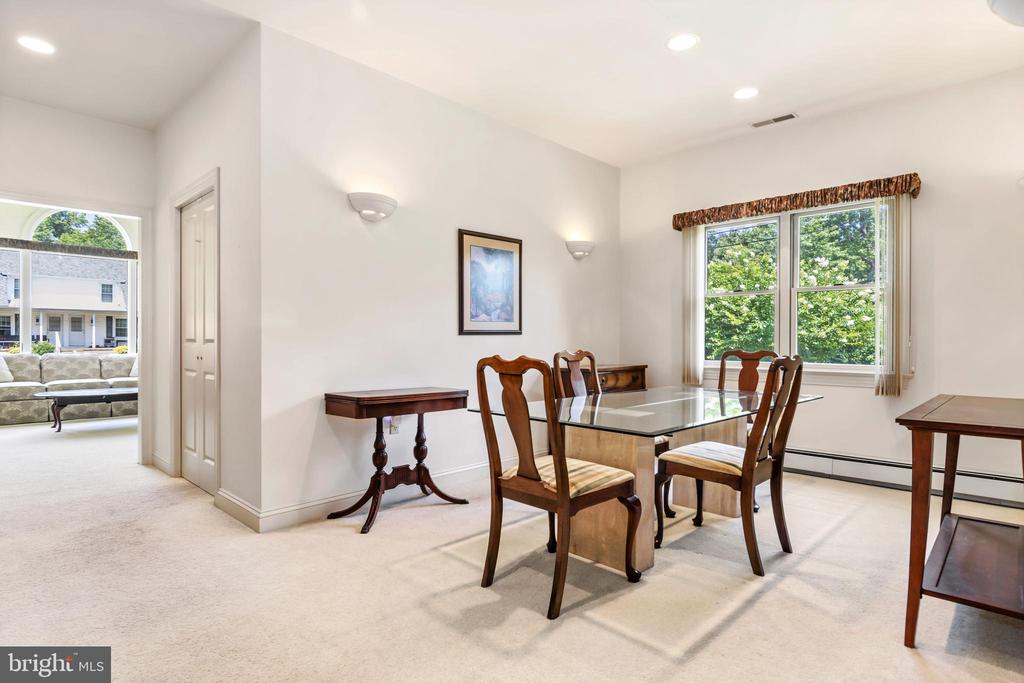 306 MAPLE AVENUE