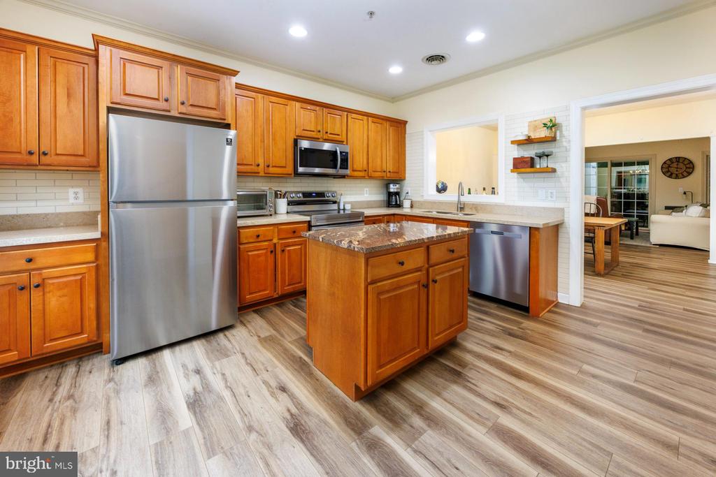 28465 PINEHURST CIRCLE