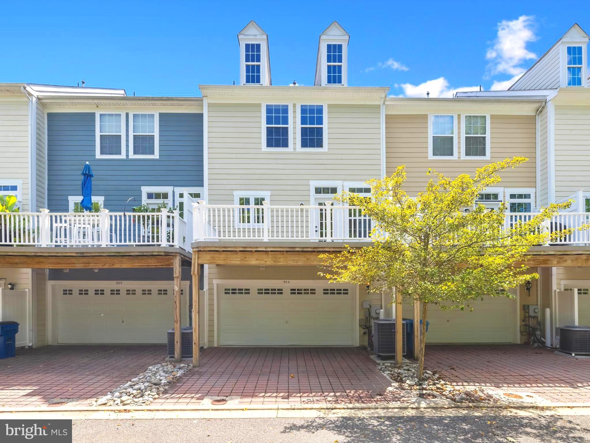 300 DIXON STREET 504