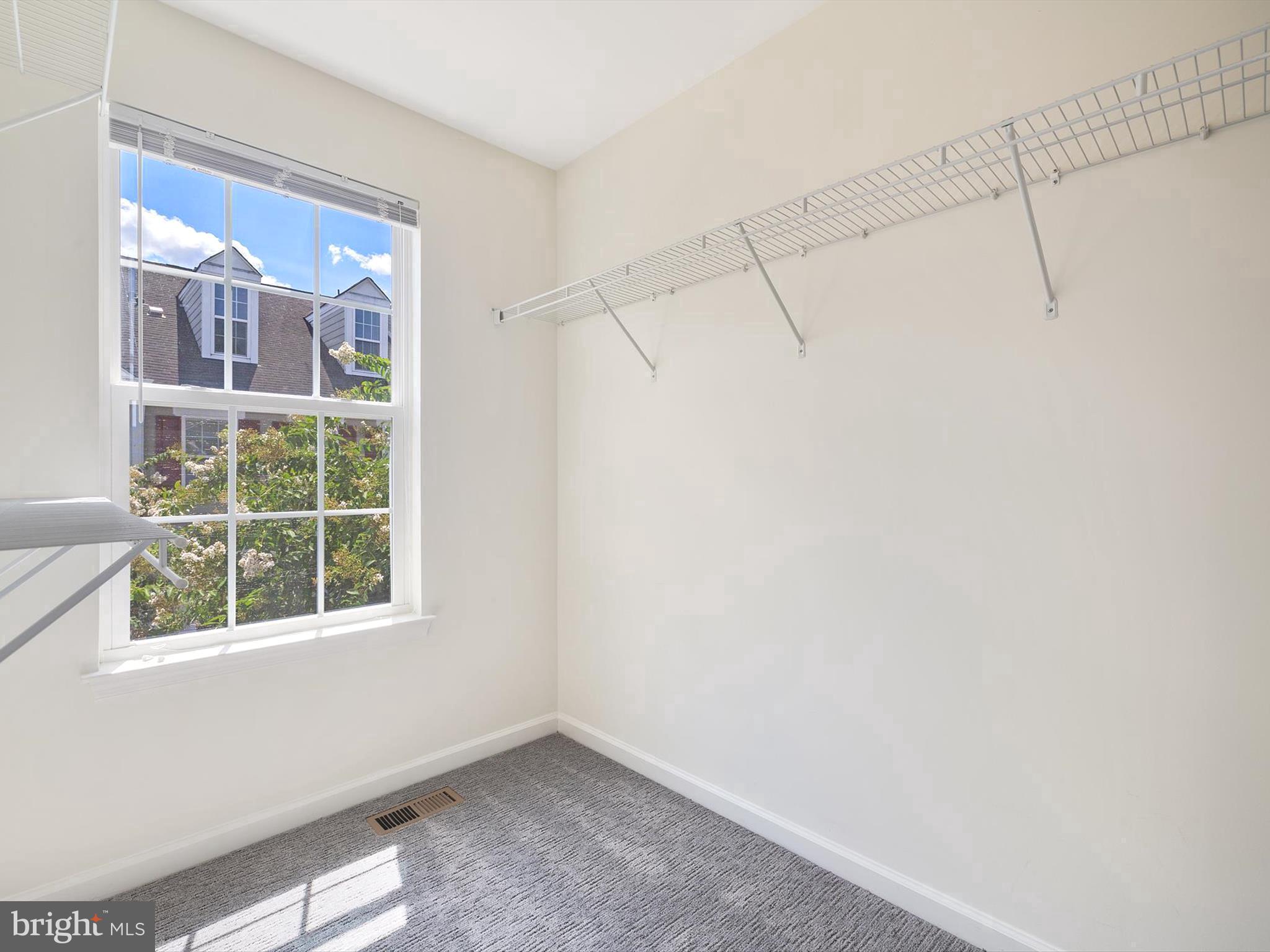 300 DIXON STREET 504