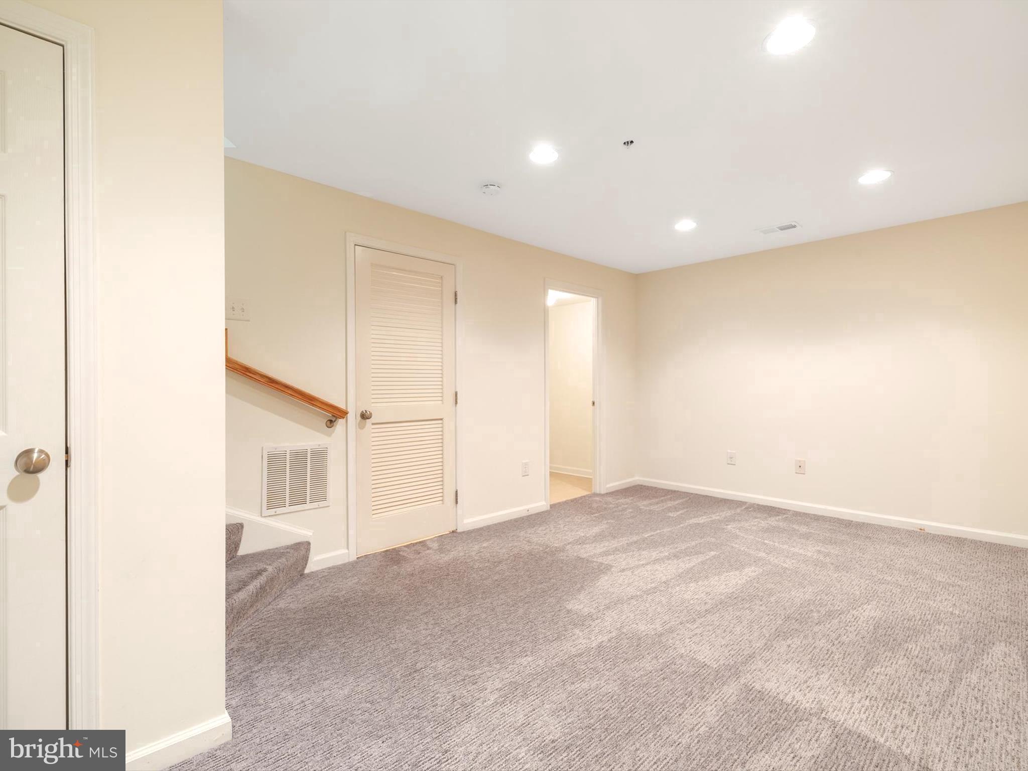 300 DIXON STREET 504